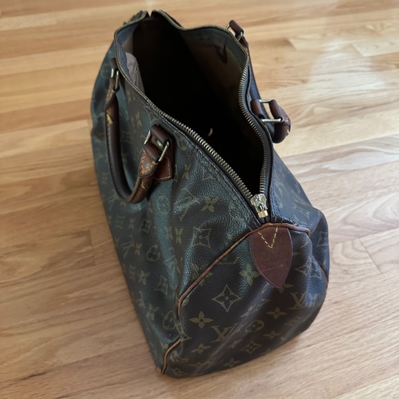 Louis Vuitton Vintage Speedy Leather Handbag Serial Number FH0942 - Picture 5 of 16